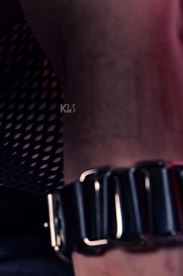 BE-A-MODEL-1-創刊號-X-ISSUE-面具男的情慾世界